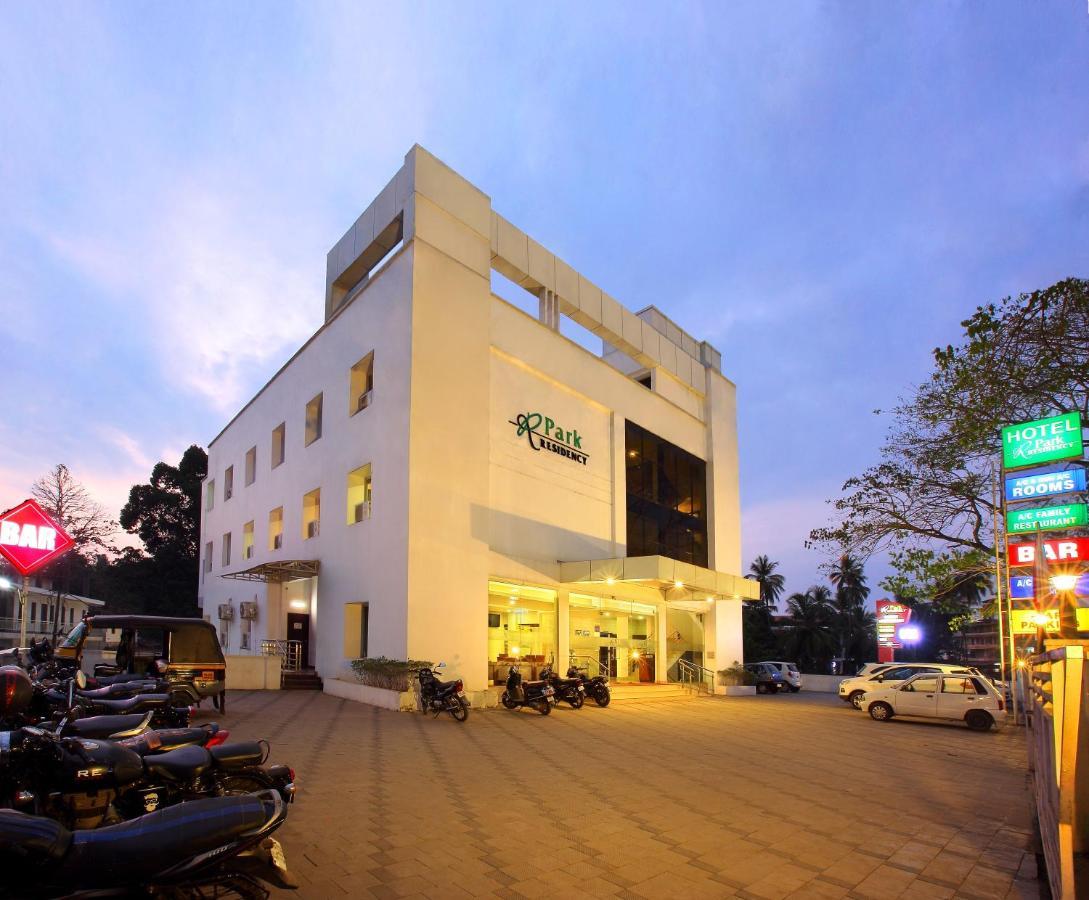 Hotel Park Residency Kuttiyadi Kuttyadi Exteriér fotografie